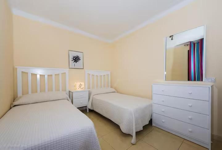 Apartment In Playa De Las Americas 1 الغرفة الصورة